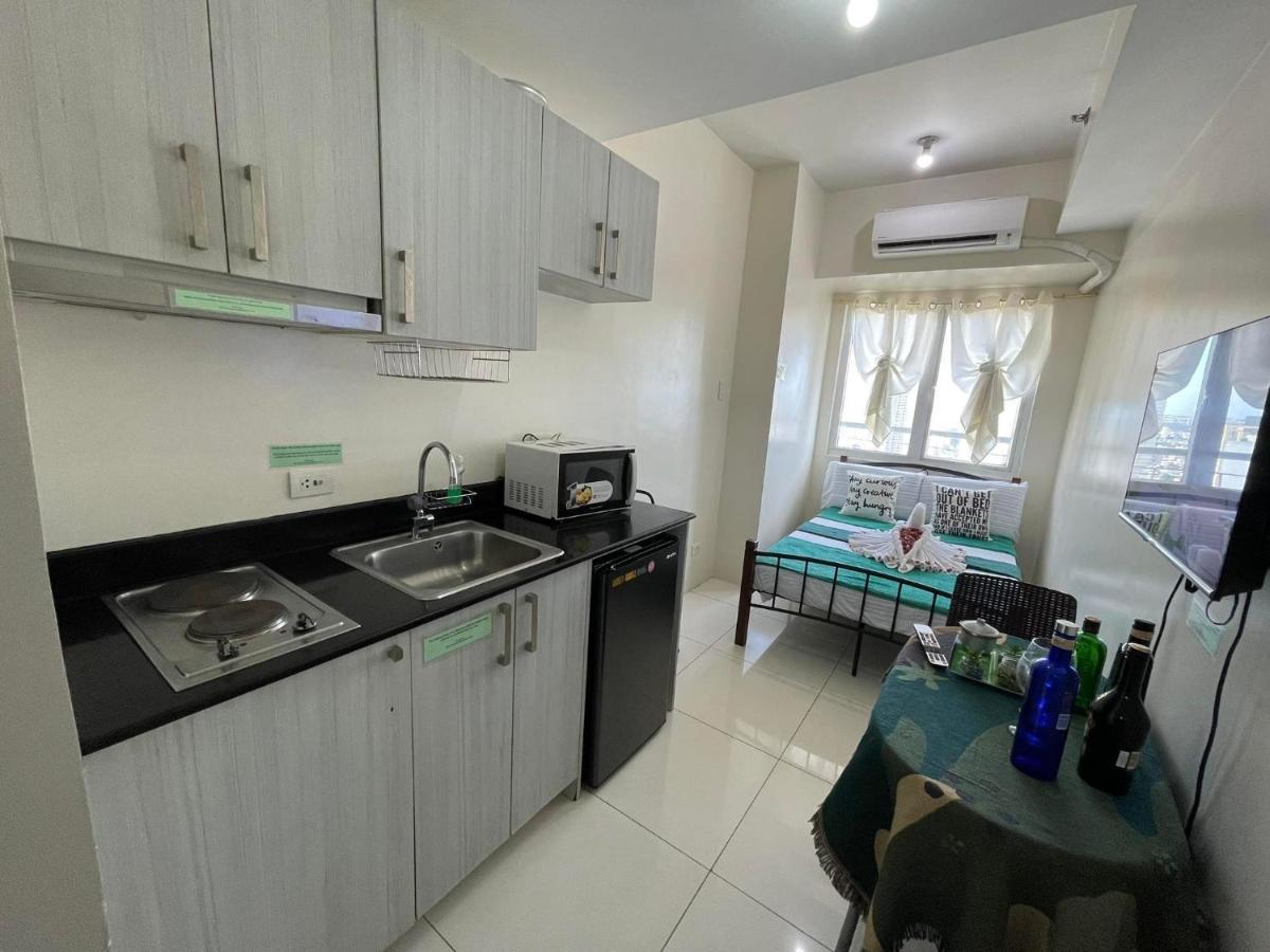 Stays At Green Residences 1 Studio Room Couples Bed With Complimentary Breakfast For 2 Manila Kültér fotó